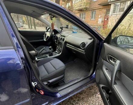 Синій Мазда 6, об'ємом двигуна 1.8 л та пробігом 201 тис. км за 2100 $, фото 9 на Automoto.ua