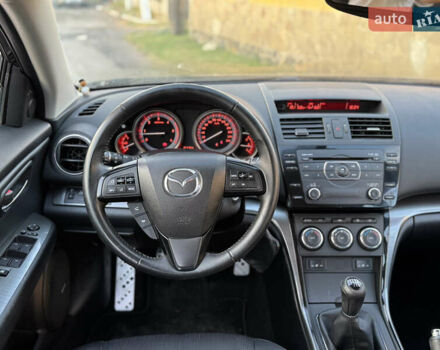 Синій Мазда 6, об'ємом двигуна 2.2 л та пробігом 165 тис. км за 8100 $, фото 26 на Automoto.ua