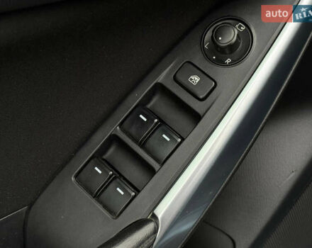 Синій Мазда 6, об'ємом двигуна 2.19 л та пробігом 249 тис. км за 11200 $, фото 14 на Automoto.ua