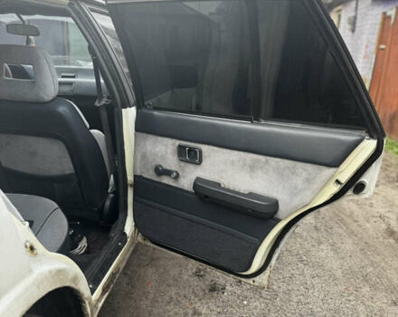 Белый Мазда 626, объемом двигателя 1.6 л и пробегом 380 тыс. км за 1300 $, фото 13 на Automoto.ua