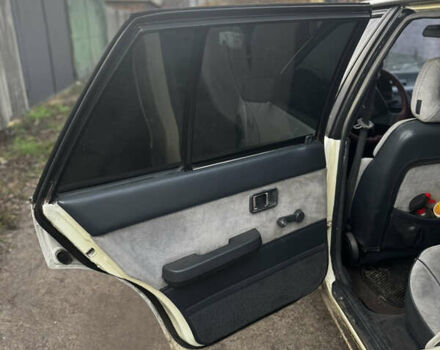 Белый Мазда 626, объемом двигателя 1.6 л и пробегом 380 тыс. км за 1300 $, фото 10 на Automoto.ua