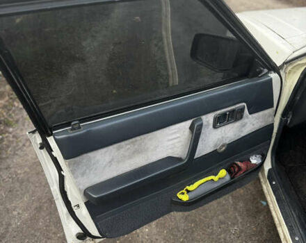 Белый Мазда 626, объемом двигателя 1.6 л и пробегом 380 тыс. км за 1300 $, фото 9 на Automoto.ua