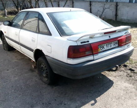 Білий Мазда 626, об'ємом двигуна 2 л та пробігом 320 тис. км за 1100 $, фото 1 на Automoto.ua