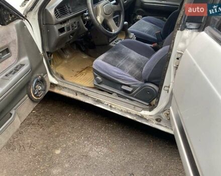 Белый Мазда 626, объемом двигателя 2 л и пробегом 400 тыс. км за 600 $, фото 6 на Automoto.ua