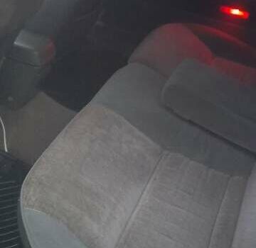 Белый Мазда 626, объемом двигателя 2 л и пробегом 323 тыс. км за 900 $, фото 7 на Automoto.ua