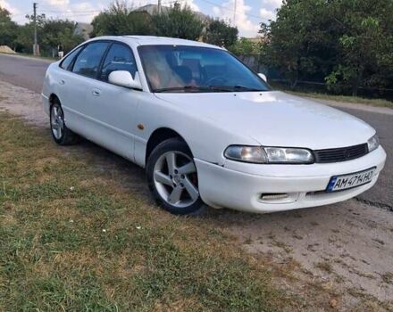 Белый Мазда 626, объемом двигателя 2 л и пробегом 300 тыс. км за 2450 $, фото 4 на Automoto.ua