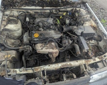 Білий Мазда 626, об'ємом двигуна 2 л та пробігом 300 тис. км за 300 $, фото 1 на Automoto.ua