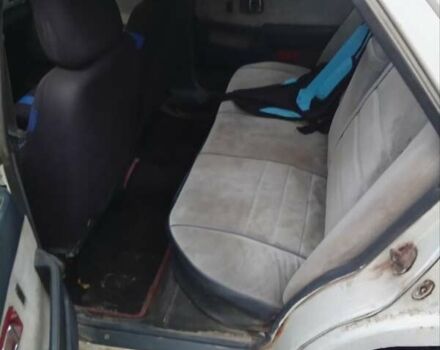 Белый Мазда 626, объемом двигателя 2 л и пробегом 344 тыс. км за 800 $, фото 3 на Automoto.ua