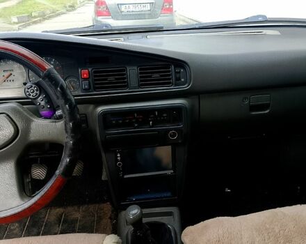 Белый Мазда 626, объемом двигателя 1.8 л и пробегом 0 тыс. км за 1250 $, фото 5 на Automoto.ua