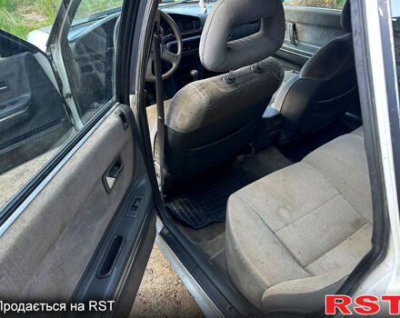 Белый Мазда 626, объемом двигателя 1.8 л и пробегом 310 тыс. км за 700 $, фото 6 на Automoto.ua