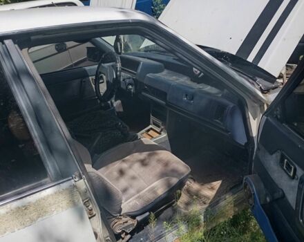 Белый Мазда 626, объемом двигателя 2 л и пробегом 2 тыс. км за 500 $, фото 2 на Automoto.ua