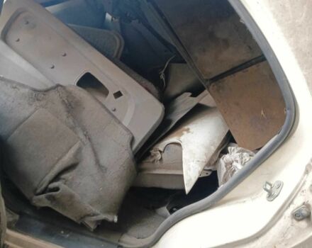 Білий Мазда 626, об'ємом двигуна 0 л та пробігом 300 тис. км за 500 $, фото 5 на Automoto.ua