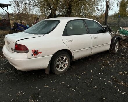 Белый Мазда 626, объемом двигателя 1.8 л и пробегом 300 тыс. км за 1027 $, фото 4 на Automoto.ua