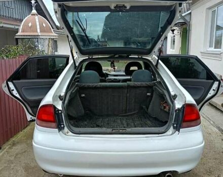 Белый Мазда 626, объемом двигателя 2.5 л и пробегом 330 тыс. км за 2100 $, фото 2 на Automoto.ua