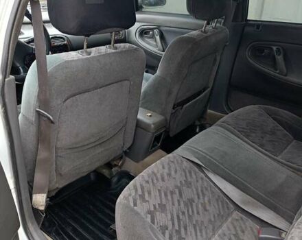 Белый Мазда 626, объемом двигателя 2.5 л и пробегом 330 тыс. км за 2300 $, фото 6 на Automoto.ua