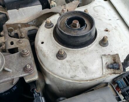 Белый Мазда 626, объемом двигателя 2 л и пробегом 300 тыс. км за 1800 $, фото 11 на Automoto.ua