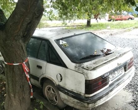 Белый Мазда 626, объемом двигателя 0 л и пробегом 400 тыс. км за 250 $, фото 2 на Automoto.ua