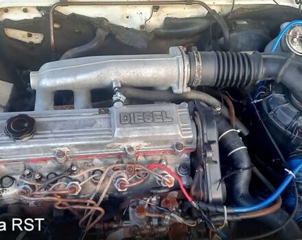 Білий Мазда 626, об'ємом двигуна 2 л та пробігом 350 тис. км за 1100 $, фото 4 на Automoto.ua