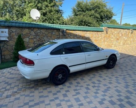 Белый Мазда 626, объемом двигателя 2 л и пробегом 146 тыс. км за 2250 $, фото 2 на Automoto.ua