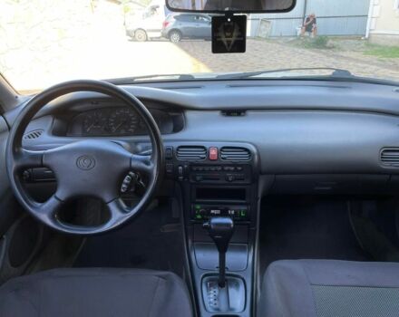 Белый Мазда 626, объемом двигателя 2 л и пробегом 146 тыс. км за 2250 $, фото 9 на Automoto.ua