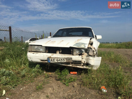 Белый Мазда 626, объемом двигателя 2 л и пробегом 458 тыс. км за 700 $, фото 1 на Automoto.ua