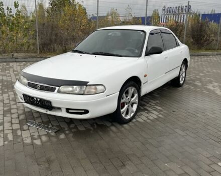 Белый Мазда 626, объемом двигателя 2 л и пробегом 300 тыс. км за 1099 $, фото 1 на Automoto.ua