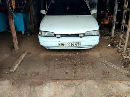 Белый Мазда 626, объемом двигателя 2 л и пробегом 0 тыс. км за 1500 $, фото 1 на Automoto.ua