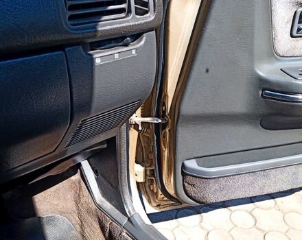 Бежевый Мазда 626, объемом двигателя 2 л и пробегом 500 тыс. км за 1150 $, фото 4 на Automoto.ua