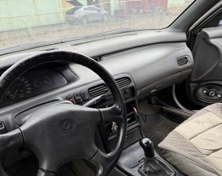 Черный Мазда 626, объемом двигателя 1.8 л и пробегом 390 тыс. км за 993 $, фото 3 на Automoto.ua