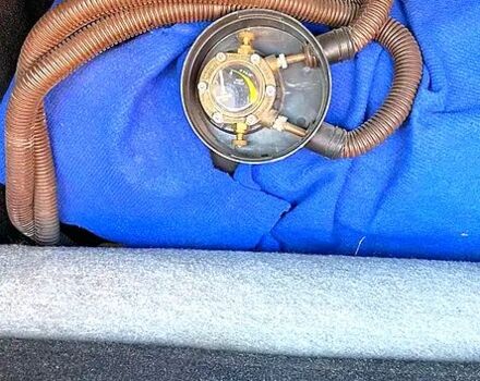 Черный Мазда 626, объемом двигателя 2 л и пробегом 208 тыс. км за 3000 $, фото 12 на Automoto.ua