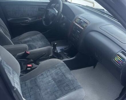 Фиолетовый Мазда 626, объемом двигателя 1.99 л и пробегом 350 тыс. км за 2800 $, фото 5 на Automoto.ua