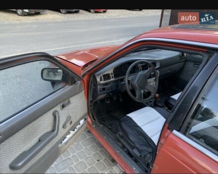 Красный Мазда 626, объемом двигателя 2 л и пробегом 500 тыс. км за 907 $, фото 4 на Automoto.ua