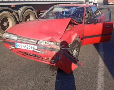 Червоний Мазда 626, об'ємом двигуна 2 л та пробігом 260 тис. км за 800 $, фото 2 на Automoto.ua