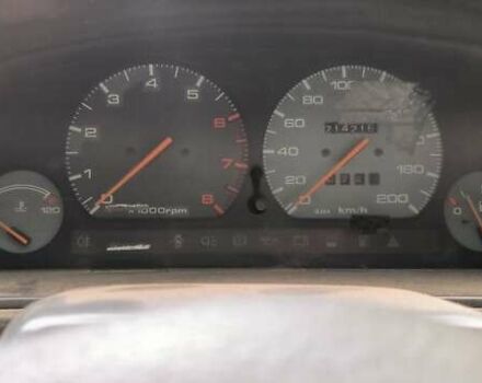 Красный Мазда 626, объемом двигателя 2 л и пробегом 214 тыс. км за 900 $, фото 2 на Automoto.ua