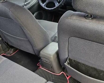 Красный Мазда 626, объемом двигателя 2 л и пробегом 455 тыс. км за 2000 $, фото 2 на Automoto.ua