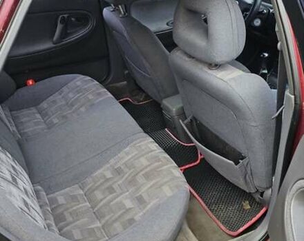 Красный Мазда 626, объемом двигателя 2 л и пробегом 455 тыс. км за 2000 $, фото 9 на Automoto.ua