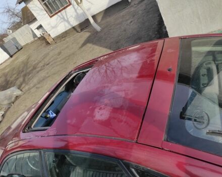 Красный Мазда 626, объемом двигателя 2 л и пробегом 364 тыс. км за 600 $, фото 5 на Automoto.ua