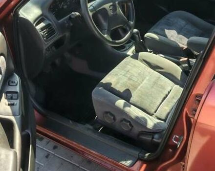 Красный Мазда 626, объемом двигателя 1.8 л и пробегом 340 тыс. км за 2200 $, фото 1 на Automoto.ua