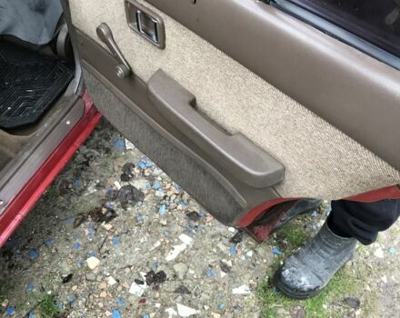 Красный Мазда 626, объемом двигателя 2 л и пробегом 999 тыс. км за 700 $, фото 2 на Automoto.ua