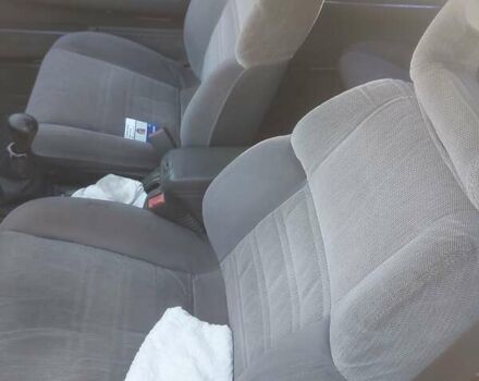 Красный Мазда 626, объемом двигателя 2.18 л и пробегом 200 тыс. км за 1500 $, фото 4 на Automoto.ua