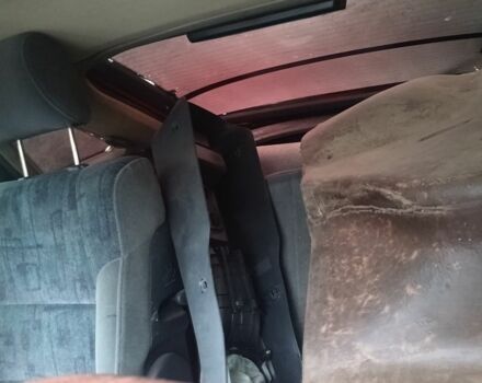 Красный Мазда 626, объемом двигателя 2 л и пробегом 200 тыс. км за 1500 $, фото 5 на Automoto.ua