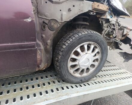 Красный Мазда 626, объемом двигателя 0 л и пробегом 300 тыс. км за 670 $, фото 4 на Automoto.ua