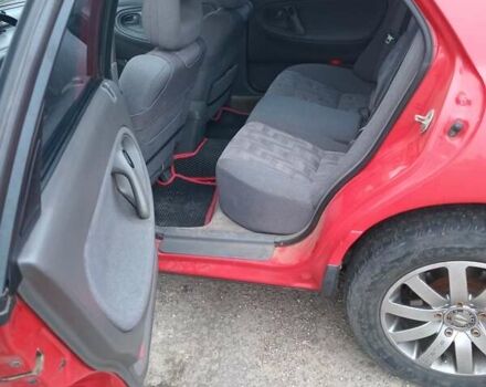 Красный Мазда 626, объемом двигателя 2 л и пробегом 210 тыс. км за 2600 $, фото 7 на Automoto.ua