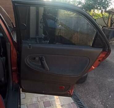 Красный Мазда 626, объемом двигателя 2 л и пробегом 509 тыс. км за 2700 $, фото 15 на Automoto.ua