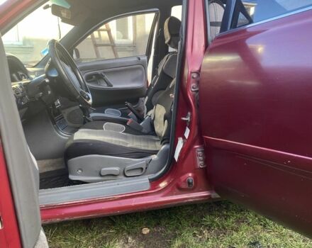 Красный Мазда 626, объемом двигателя 2 л и пробегом 561 тыс. км за 1600 $, фото 5 на Automoto.ua