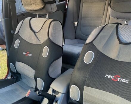 Красный Мазда 626, объемом двигателя 2 л и пробегом 561 тыс. км за 1600 $, фото 4 на Automoto.ua