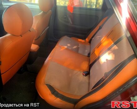 Красный Мазда 626, объемом двигателя 1.8 л и пробегом 300 тыс. км за 1600 $, фото 1 на Automoto.ua