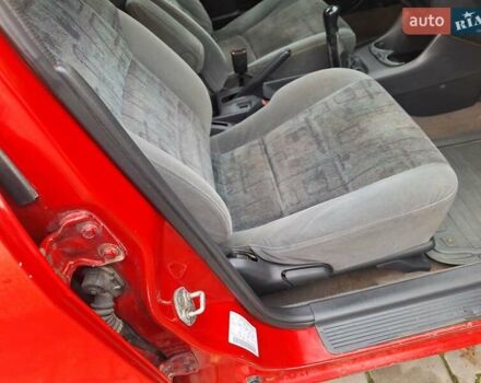 Красный Мазда 626, объемом двигателя 2 л и пробегом 111 тыс. км за 1800 $, фото 28 на Automoto.ua