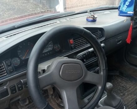 Красный Мазда 626, объемом двигателя 2 л и пробегом 250 тыс. км за 1400 $, фото 4 на Automoto.ua