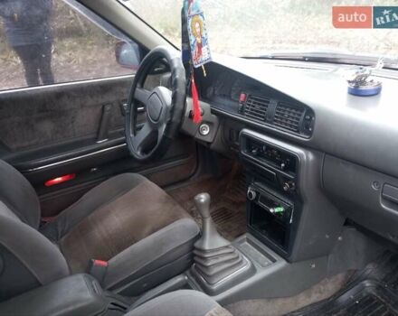 Красный Мазда 626, объемом двигателя 2 л и пробегом 250 тыс. км за 1400 $, фото 1 на Automoto.ua